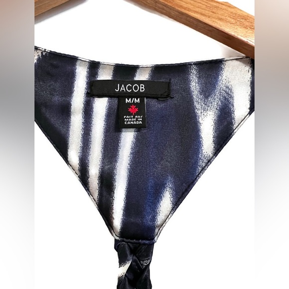 Jacob abstract pattern top, size Medium - Picture 2 of 9